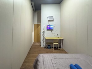 Standard Double Room | Desk, laptop workspace, free WiFi - Kamar Pluit Karang (Jakarta)
