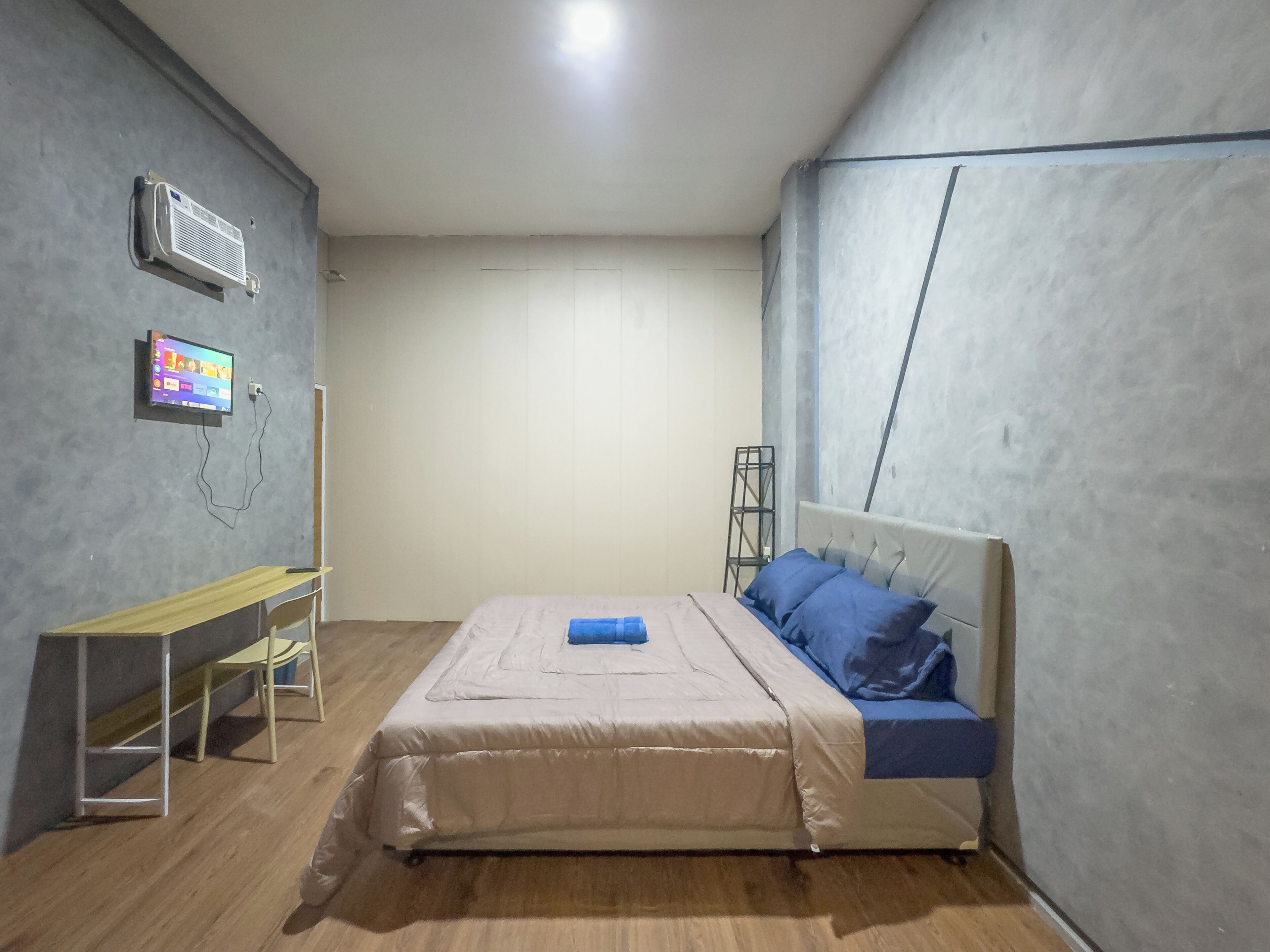 Superior Double Room | Desk, laptop workspace, free WiFi