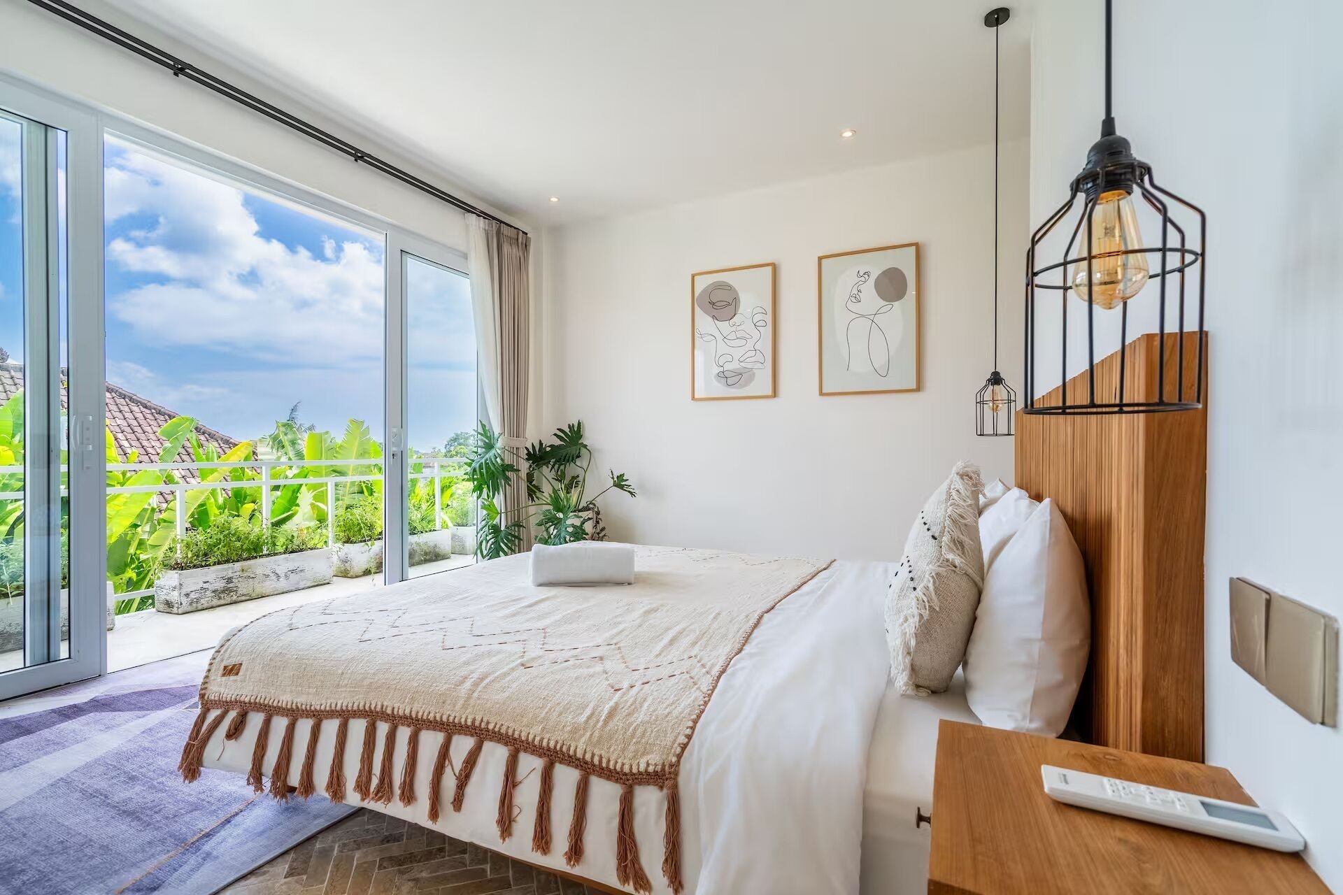 Egyptian cotton sheets, premium bedding, in-room safe