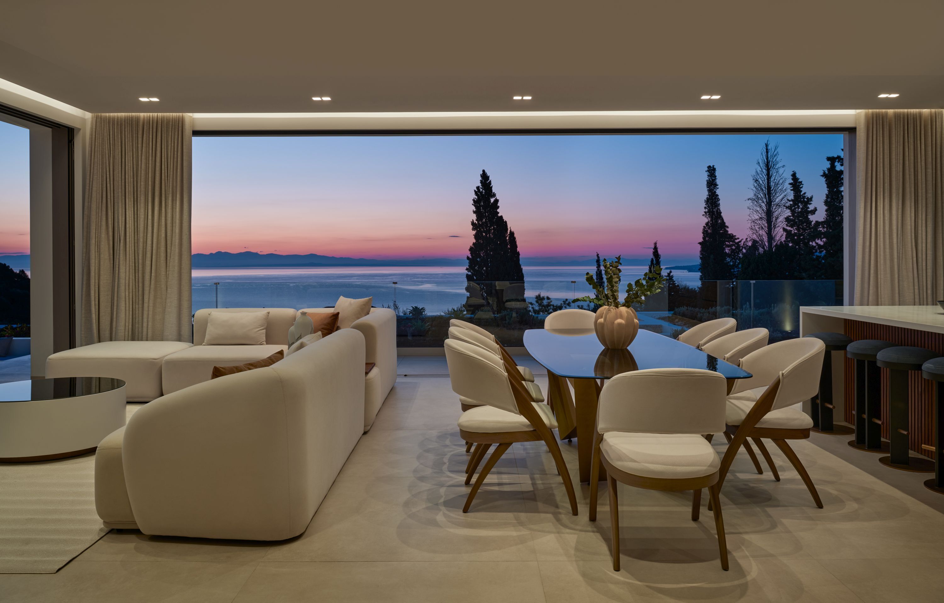 Villa de lujo, vistas al mar | Restauración