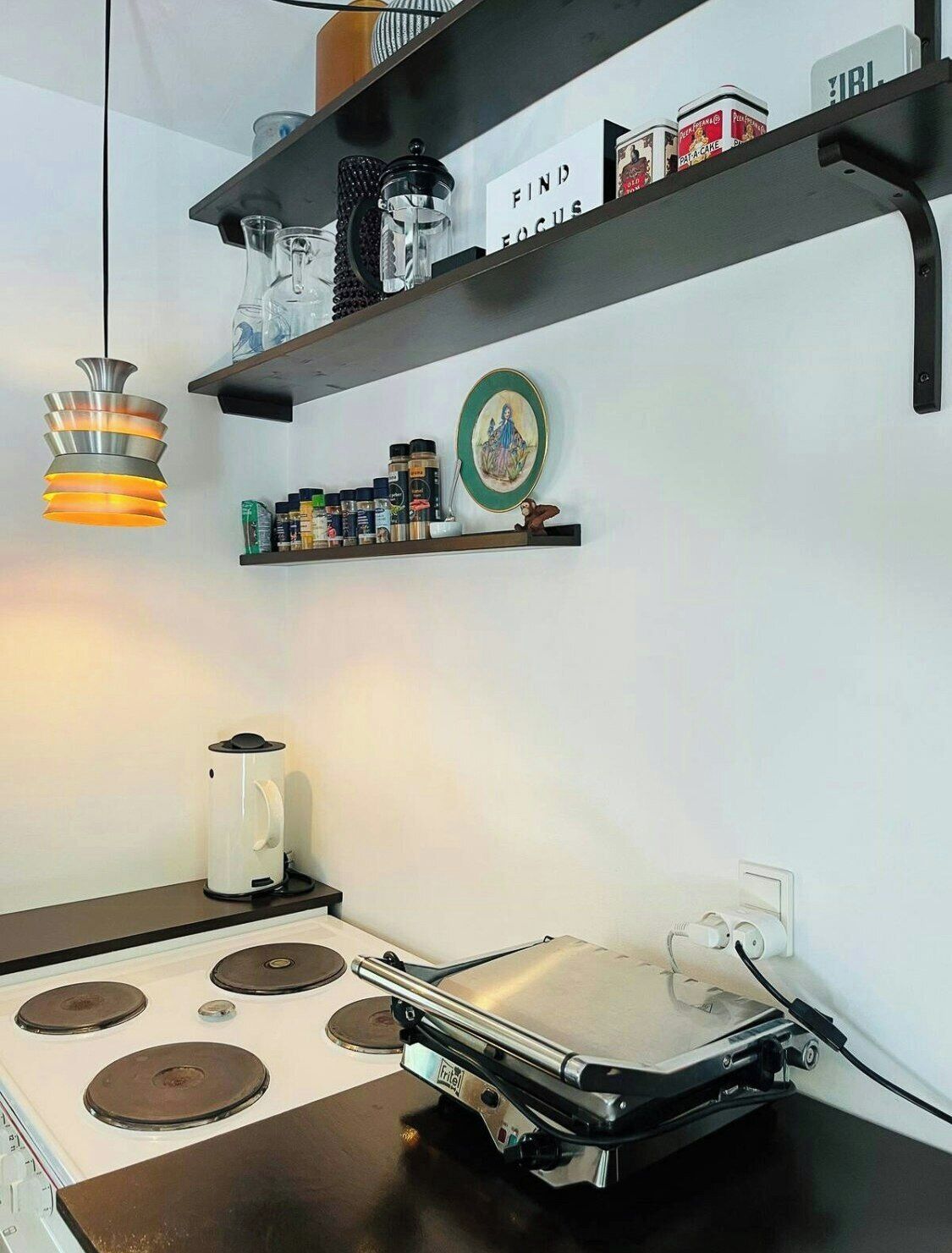 Oven, coffee/tea maker