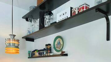 Oven, coffee/tea maker