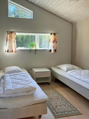Free WiFi - Holiday home with wildlife in Mols Bjerge (Knebel)