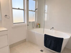 Bathroom - No. 17 4B Pimpama Home (Pimpama)