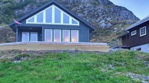 Exterior - Cabin in the archipelago on the island Kinn (Kinn)