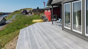 Terrace/patio - Cabin in the archipelago on the island Kinn (Kinn)