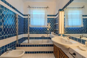 Bathroom - Villa Flor, Exclusive Property with Pool in Stintino (Stintino)