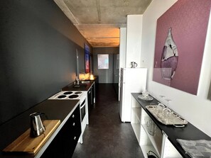 Private kitchen - Spacious artist studio on the ocean front, (Reykjavík)