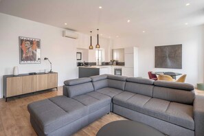 Living area - Elegant apartment - AC- 1BR-3P - Cogolin (Cogolin)