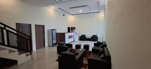 Basic Studio, Balcony, City View | Lobby - Homestay Sa'adah (Kalimantan Selatan)