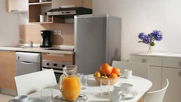 Oven, stovetop, dishwasher, highchair