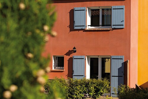 Luberon Provençal Cottage for 6