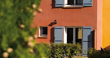 Luberon Provençal Cottage for 6