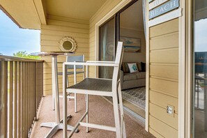 Terrace/patio - Tides, Tennis & Tan Lines: Hilton Head Condo! (Hilton Head Island)