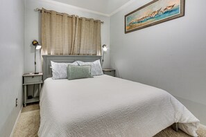 Room - Tides, Tennis & Tan Lines: Hilton Head Condo! (Hilton Head Island)