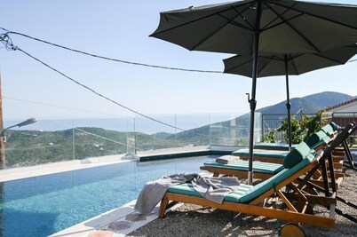 Tepeleni Apts with Pool