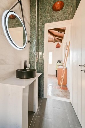Superior Suite, Patio, Mountain View | Bahagian dalam