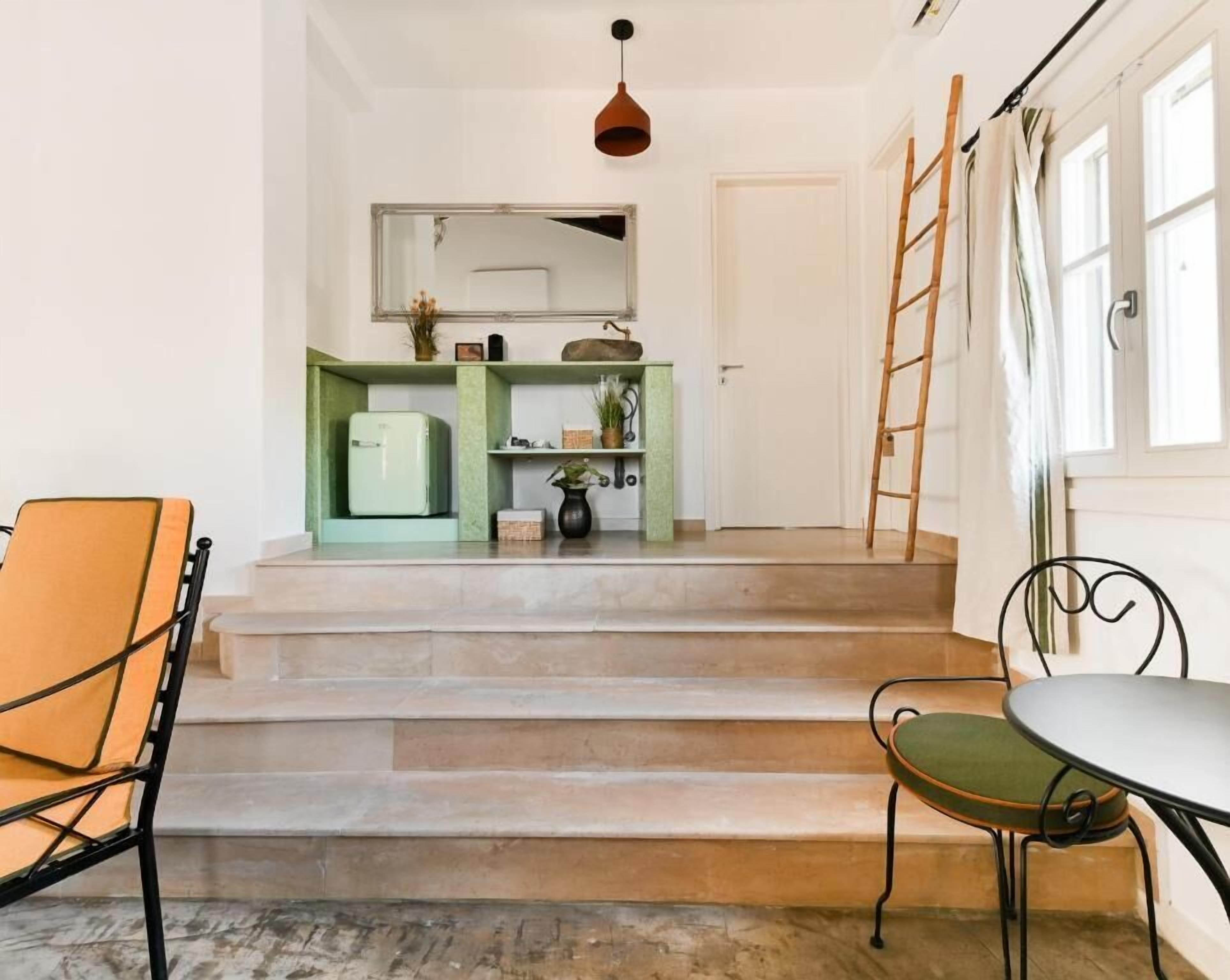 Family Apartment, 4 Bedrooms, Balcony, Courtyard View | Interior