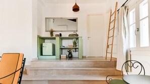 Căn hộ dành cho gia đình, 4 phòng ngủ, ban công, quang cảnh sân vườn | Nội thất