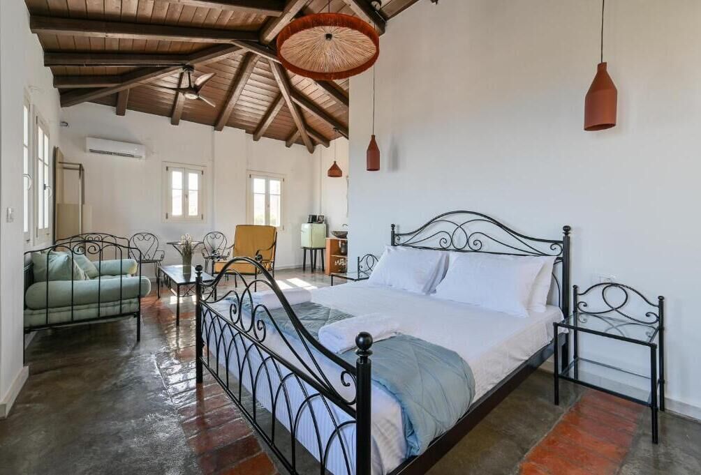 Superior Suite, Patio, Mountain View | Interior