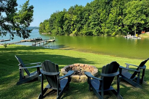 Douglas Lake Gem on Private Cove w/ Amazing Views!