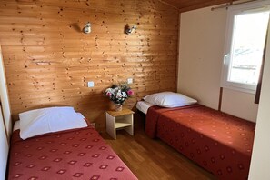 Travel cot
