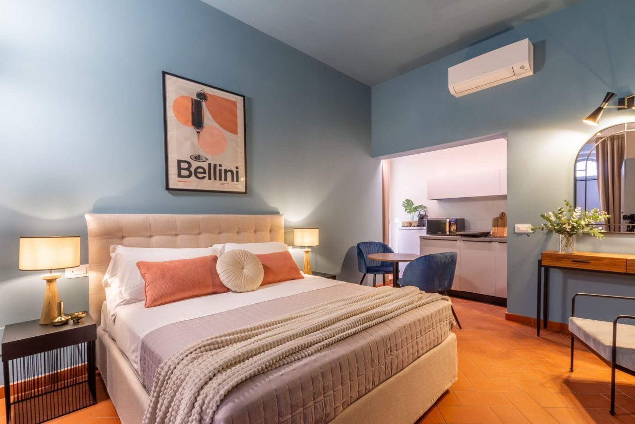 1 habitación, caja de seguridad en la habitación y escritorio 