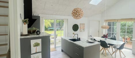 Oven, dishwasher, coffee/tea maker