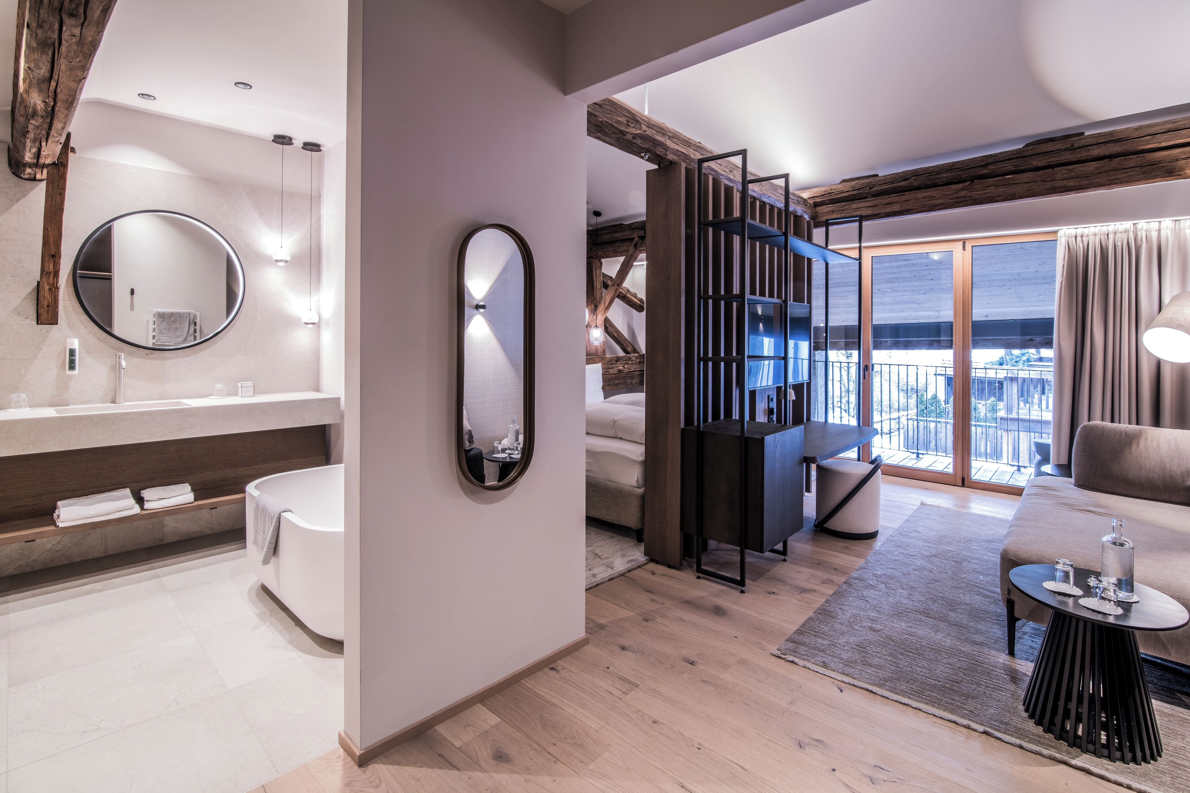 Luxury Suite, Balcony | In-room safe, free WiFi