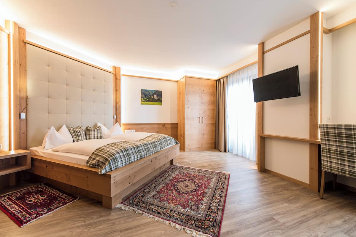 Quadruple Room, Balcony, Courtyard View | In-room safe, free WiFi