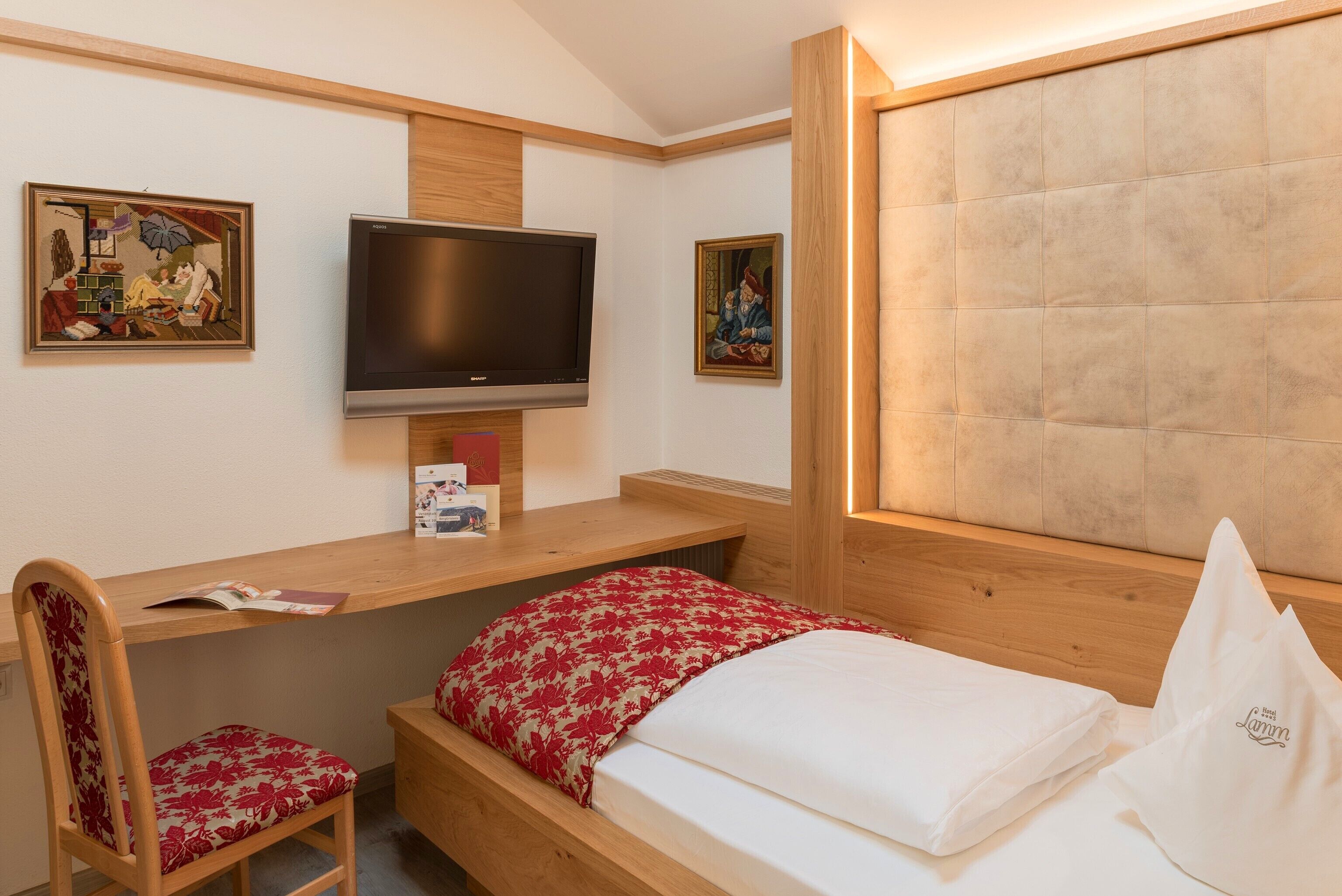 Single Room, Courtyard View | In-room safe, free WiFi