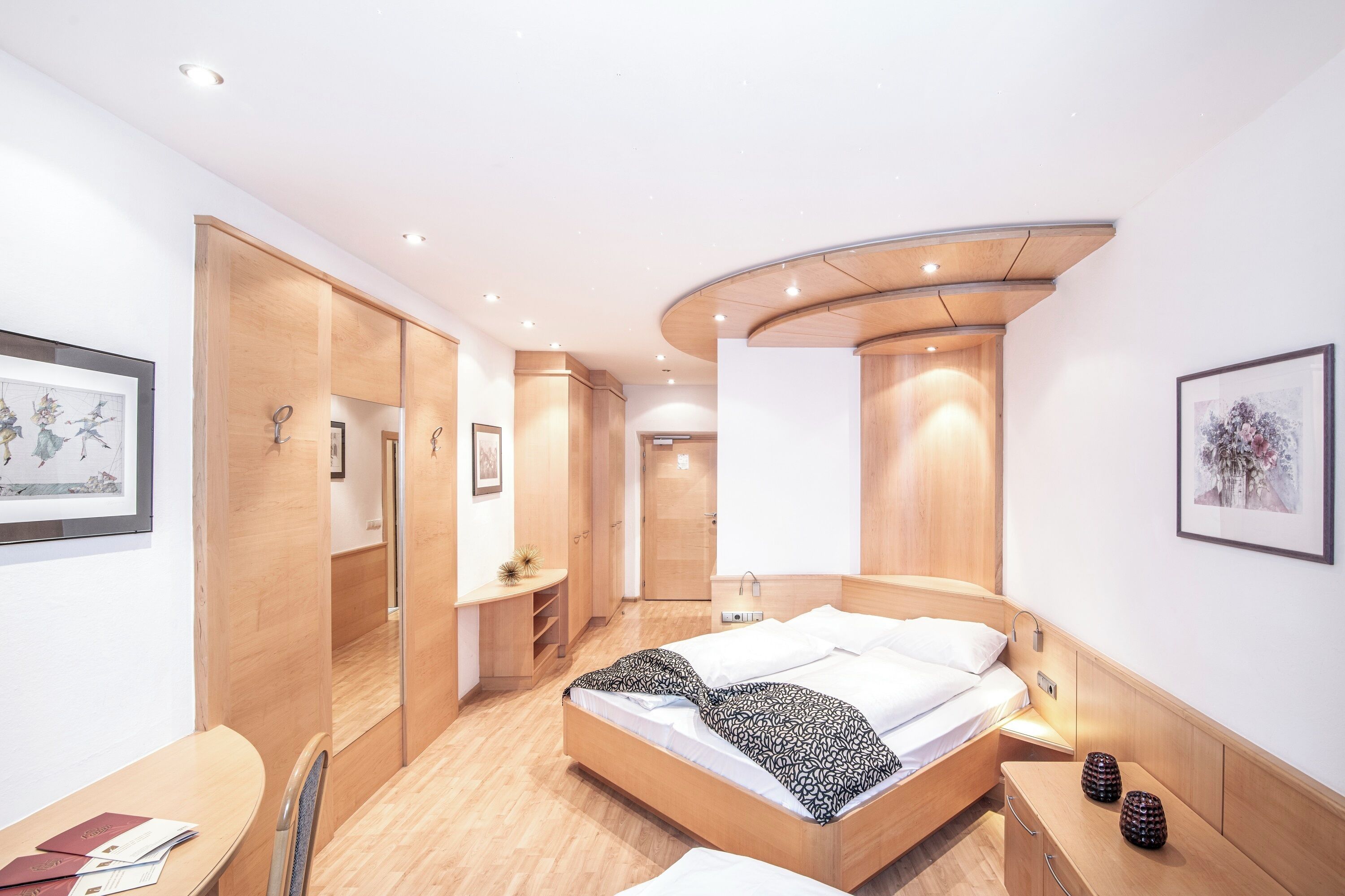 Basic Triple Room, Courtyard View | In-room safe, free WiFi