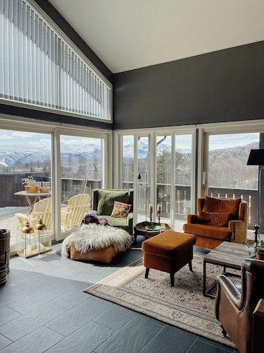 Panoramic apartment in the heart of Beitostølen