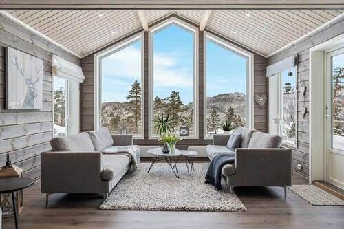 Moderne Hütte in der Nähe von Maldalsvatnet und Reinsnuten