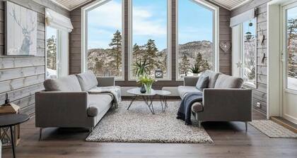 Moderne Hütte in der Nähe von Maldalsvatnet und Reinsnuten