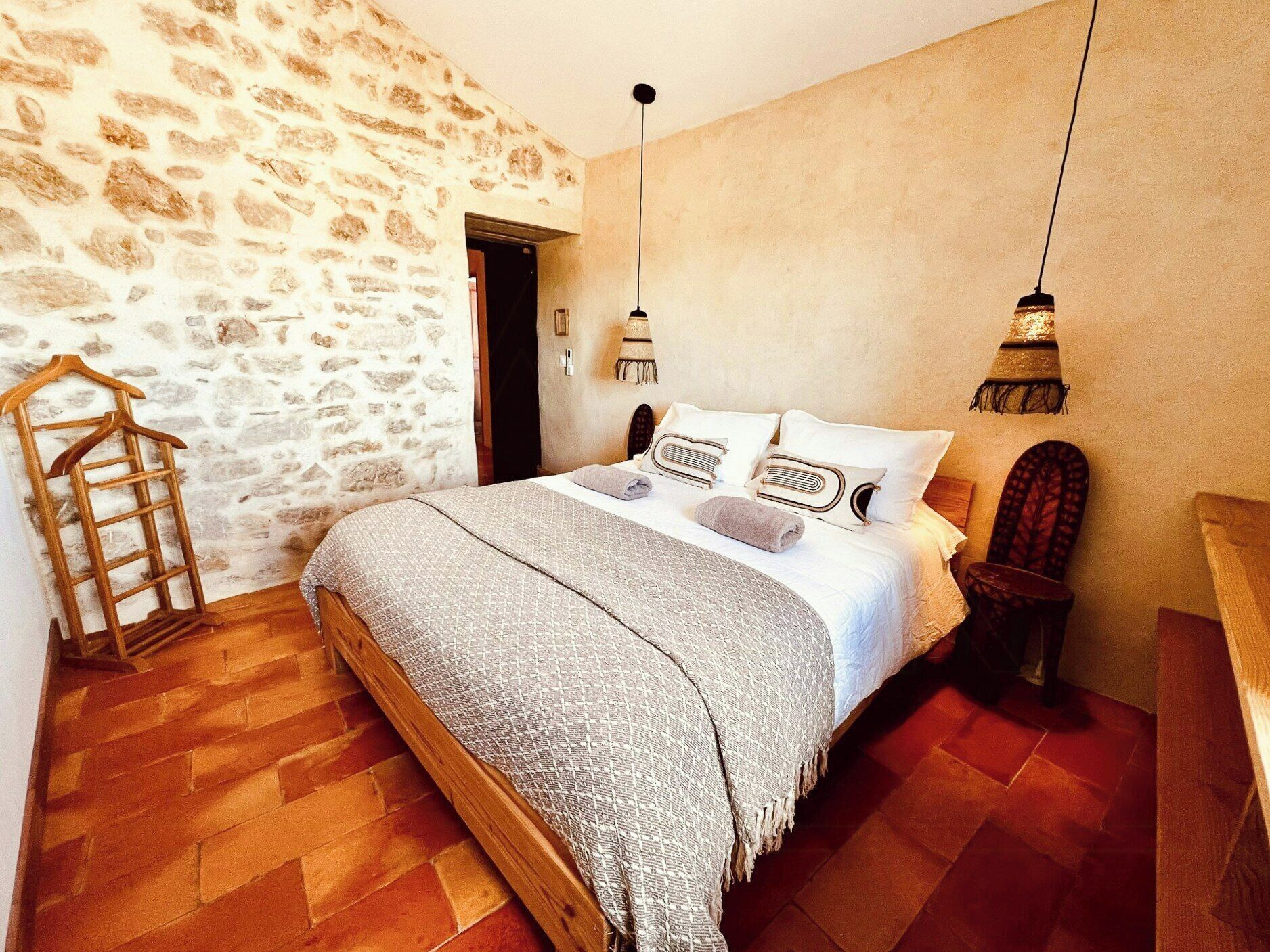 6 bedrooms, desk, free WiFi