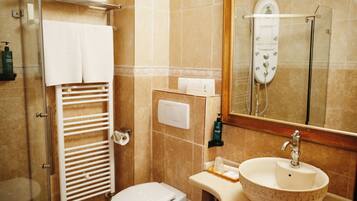 Dusche, Regendusche, kostenlose Toilettenartikel, Haartrockner