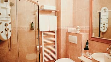 Deluxe Double Room, 1 King Bed, Garden View | Bathroom | Shower, rainfall showerhead, free toiletries, hair dryer