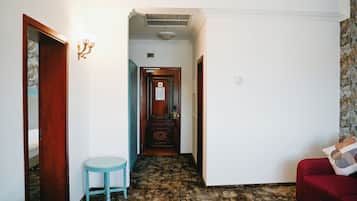 Deluxe Room, 1 King Bed with Sofa bed | Living area