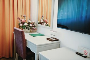 Chambre Deluxe avec lits jumeaux, 2 lits une place, vue jardin | Intérieur