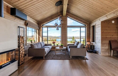 New cabin with views of Tisleiefjorden