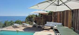 Modern villa with sea view in Erbalunga