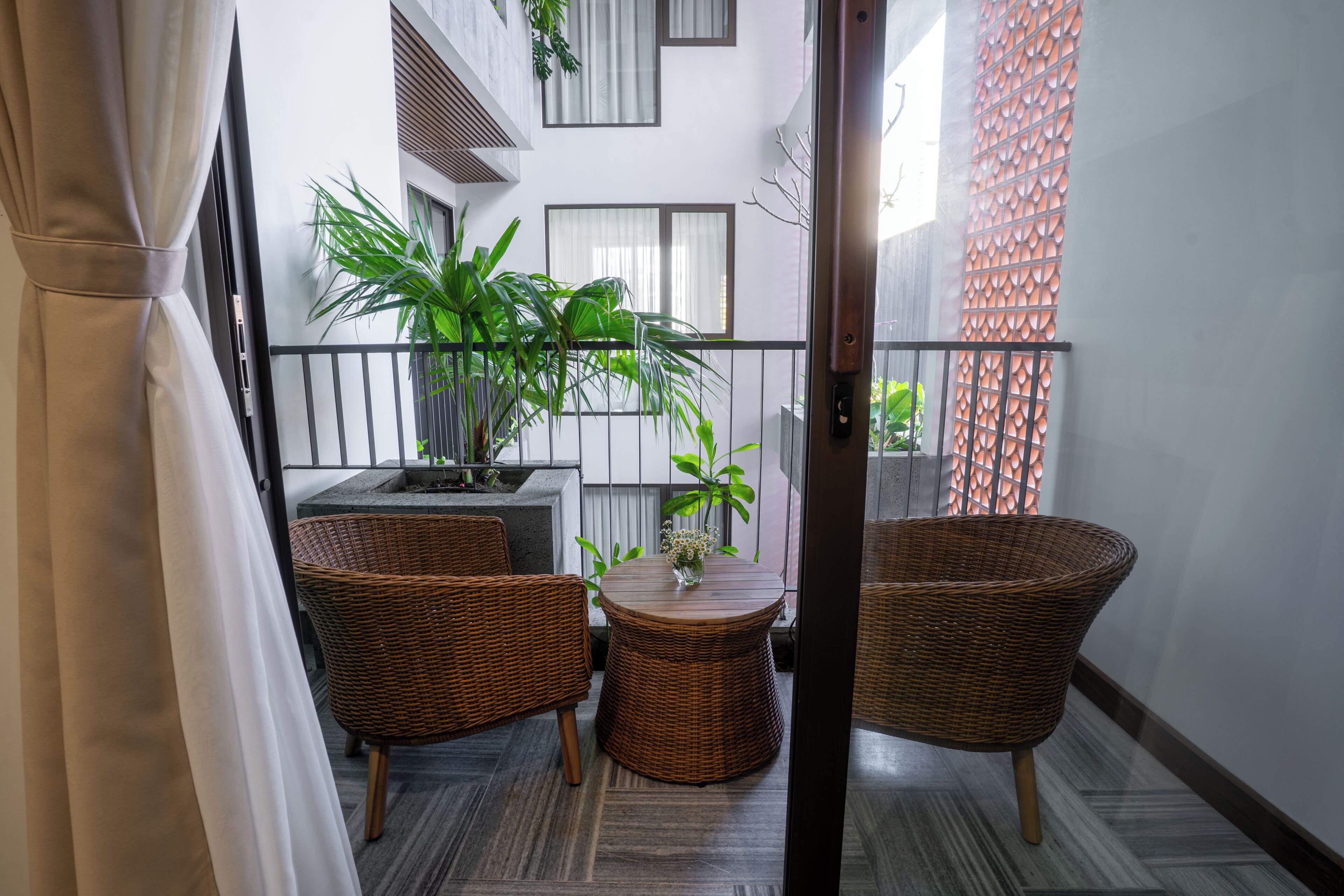 Studio, balkon, pemandangan kolam renang | Interior