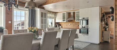 Microwave, oven, dishwasher, coffee/tea maker