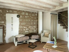Living area - Former stable with sea access on San Pietro island (Carloforte)