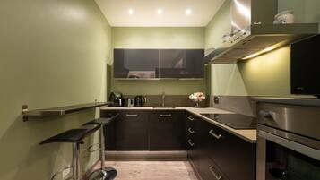 Kühlschrank, Mikrowelle, Geschirrspüler
