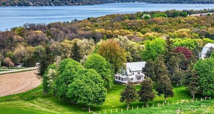 Hilltop Haven on Big Green • Breathtaking Views