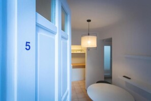 Interior - Via Siena 4 - Suites & Rooms (CECINA)