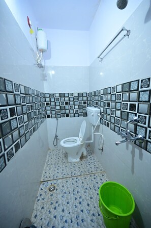 Deluxe Room | Bathroom - Hotel Kailasha Residency (Ranchi)