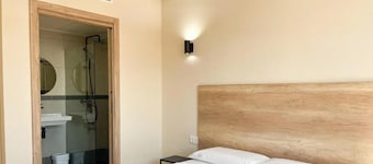 HOTEL LA MARINA